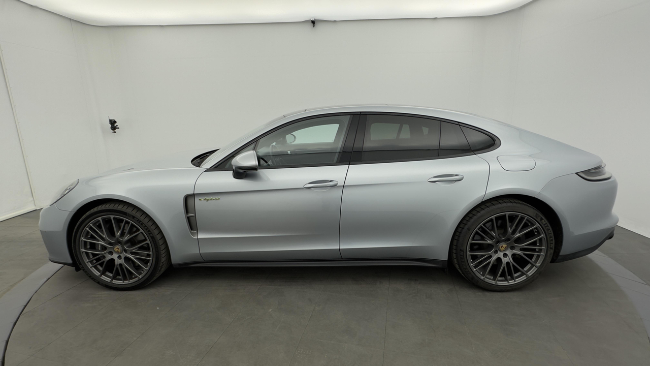Porsche Panamera 4 V6 2.9L 462 Hybrid — photo 2