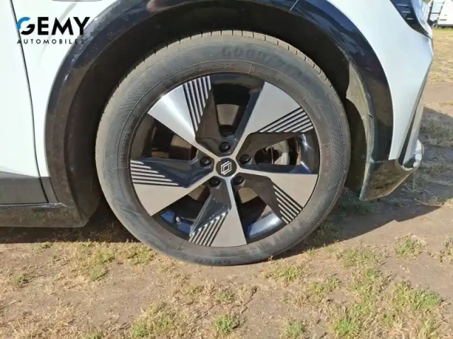 Renault Megane e-tech ev40 130ch standard charge — photo 14