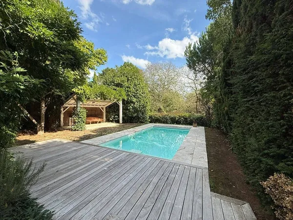 Maison 10 pièces 215 m²