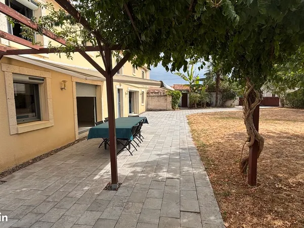 6 pièces - 190 m²- Fontenay-le-Comte 85200 Quartier Le Gros Noyer - Plaine des Sports