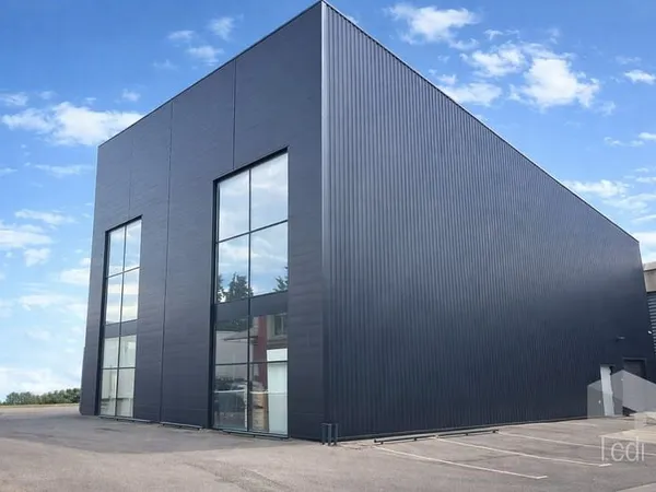 MONTELIMAR, local professionnel de 674 m2