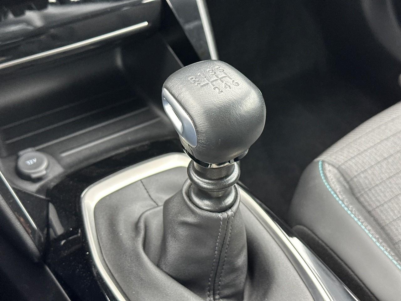 Peugeot 2008 puretech 100 s&s bvm6 allure — photo 30