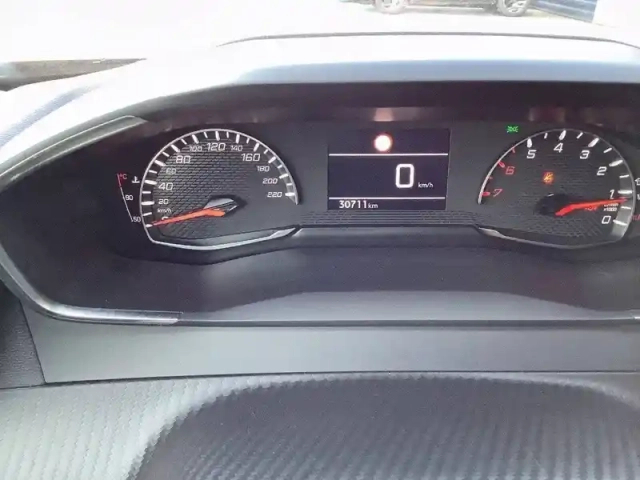Peugeot 2008 puretech 100 s&amp;s bvm6 — photo 10