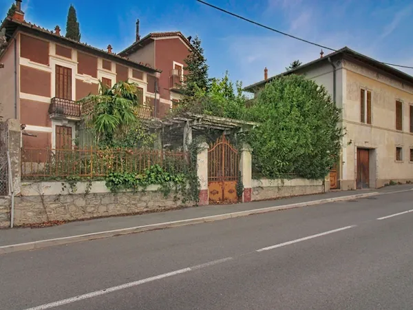 À VENDRE EN EXCLUSIVITÉ à DRAGUIGNAN - 2 MAISONS, potentiel d'investissement