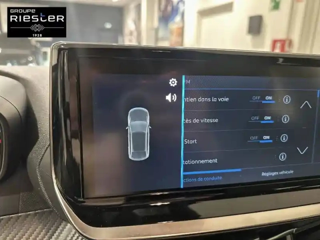 Peugeot 2008 hybrid 145 e-dcs6 — photo 60