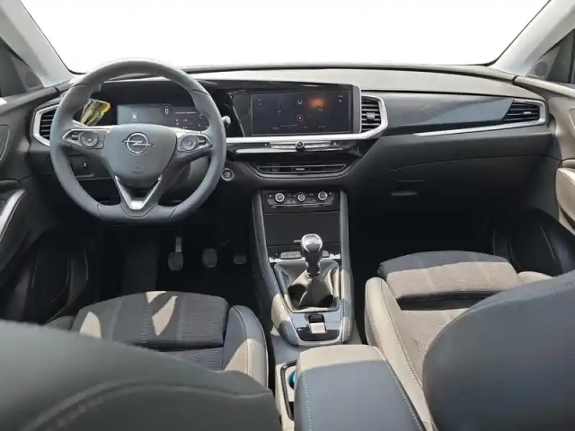 Opel Grandland 1.2 turbo 130ch gs — photo 8