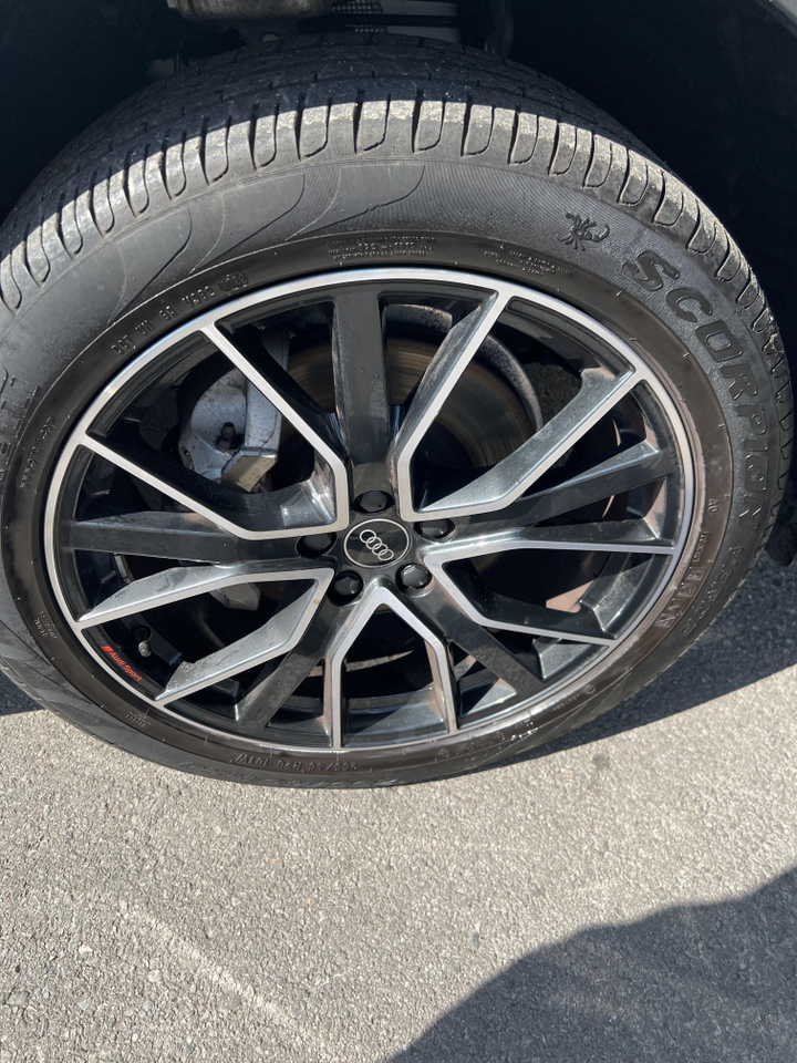 Audi Q5 Sportback — photo 38