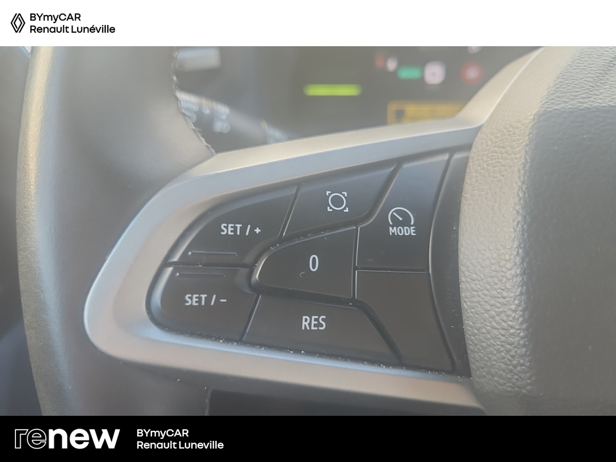 Dacia Duster Hybrid 140 — photo 18