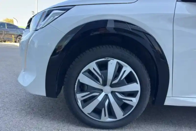 Peugeot 208 electrique 50 kwh 136ch — photo 14
