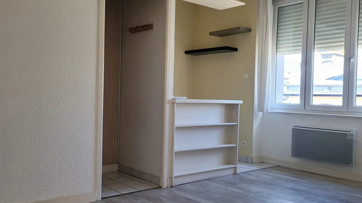 Photo 1