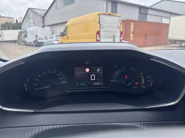 Peugeot 208 electrique 50 kwh 136ch — photo 12