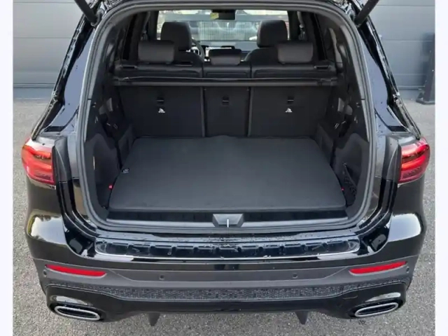 Mercedes Glb 200 d amg line — photo 10
