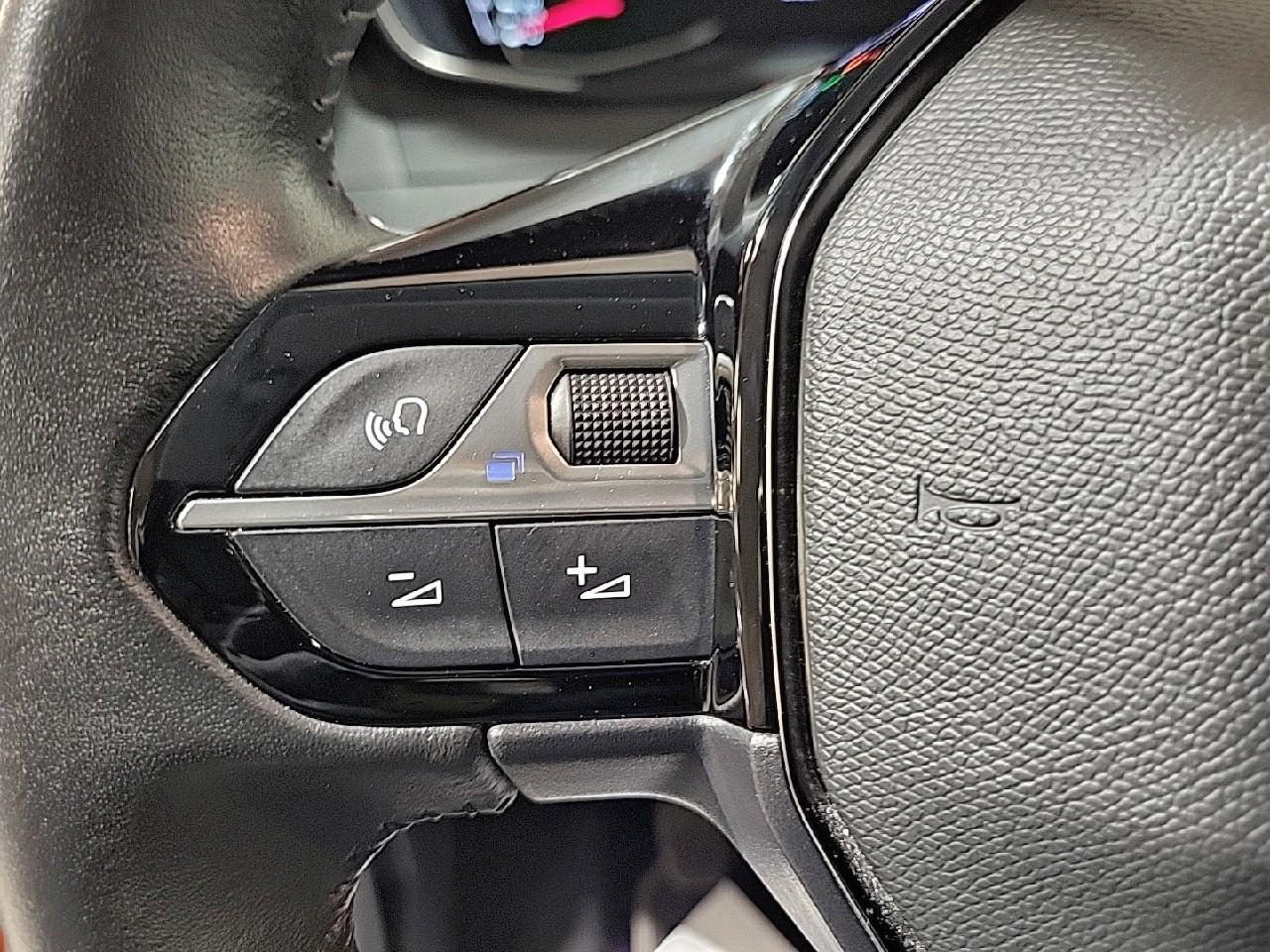 Peugeot 2008 puretech 100 s&s bvm6 style — photo 21