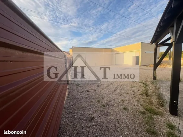 Local industriel 170 m²
