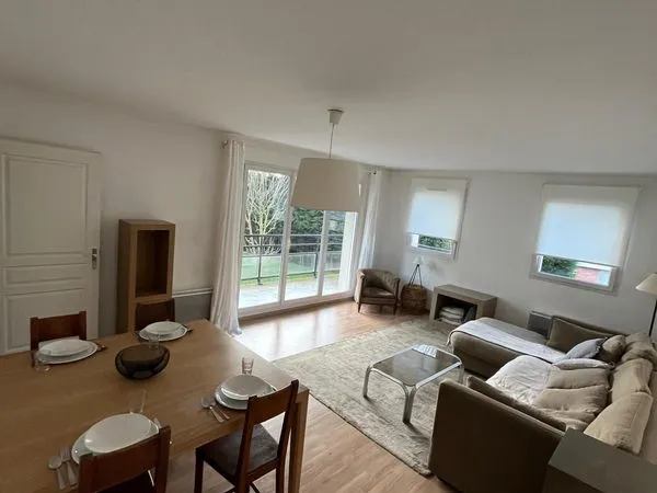 Appartement lumineux avec grand balcon