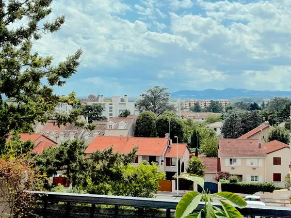 EXCLUSIVITÉ - T3 - Calme & vue sur verdure - Secteur La Plaine 69005 - À deux pas de Sainte-Foy-lès-