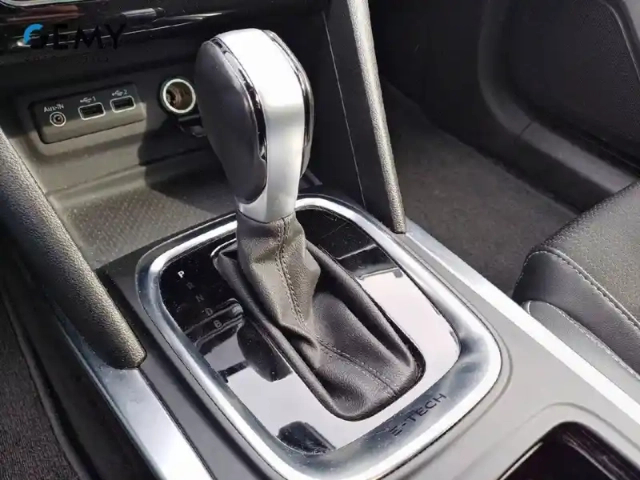 Renault Megane mégane iv estate phev 160 — photo 7