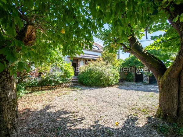 Maison 10 pièces 205 m²