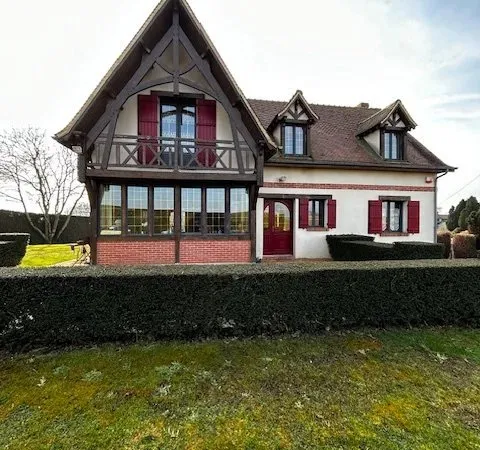 MAISON DE CARACTERE, HABITABLE DE SUITE, avec sous-sol et