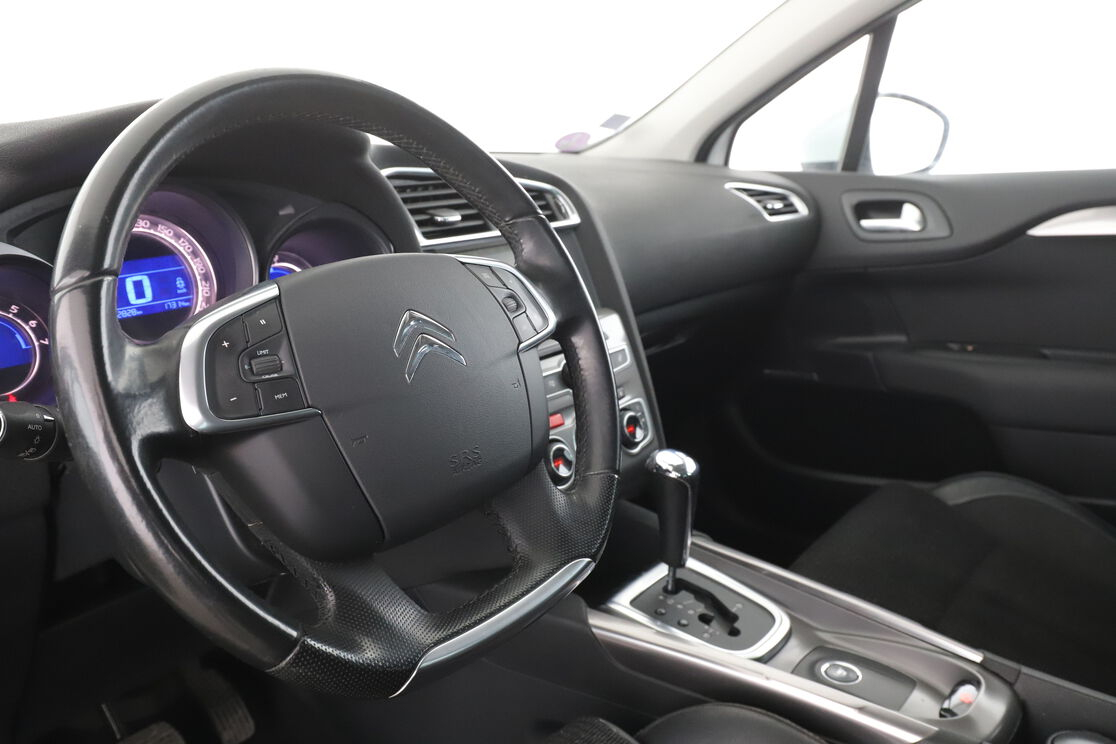 Citroen C4 1.2 PureTech Shine EAT6 — photo 10