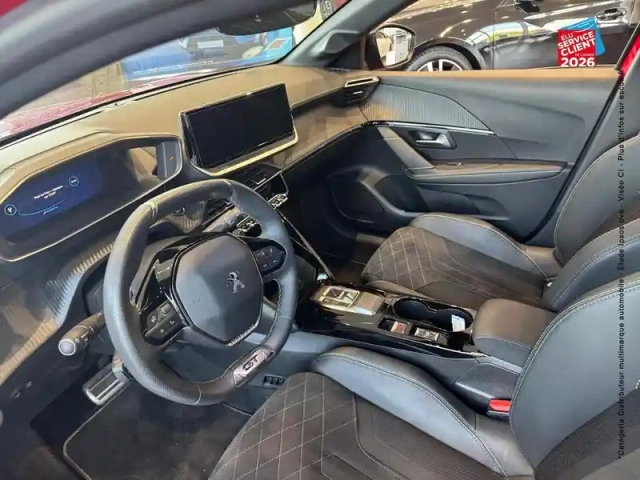 Peugeot 208 e- 136ch gt pack — photo 15