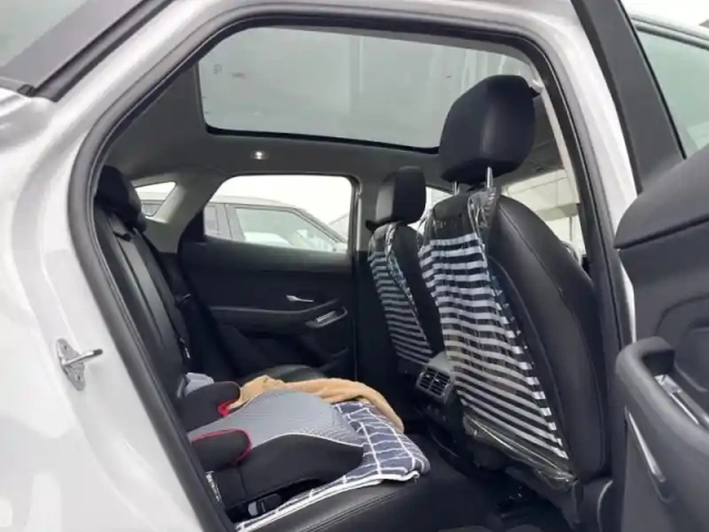 Jaguar E-Pace d165 s bvm fwd — photo 11