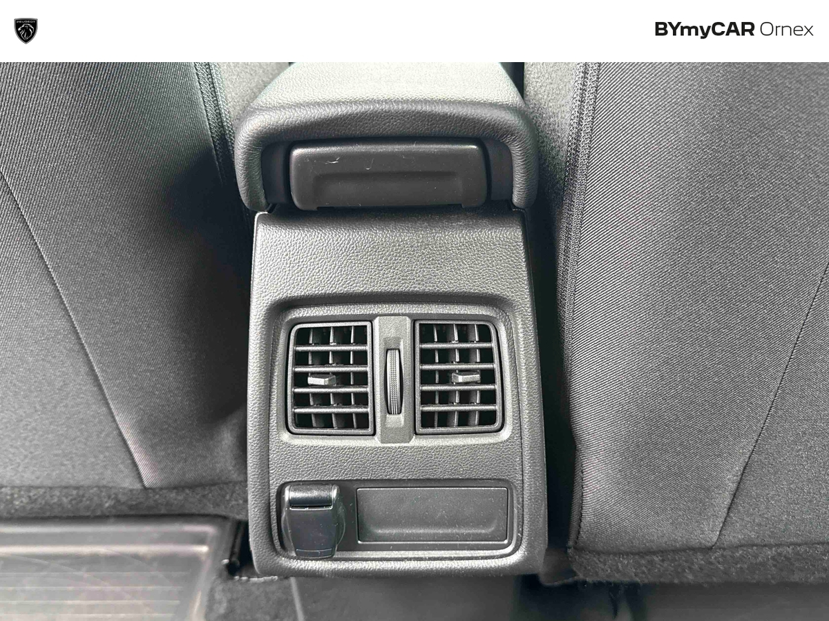 Renault Captur TCe 140 EDC - 21 — photo 33