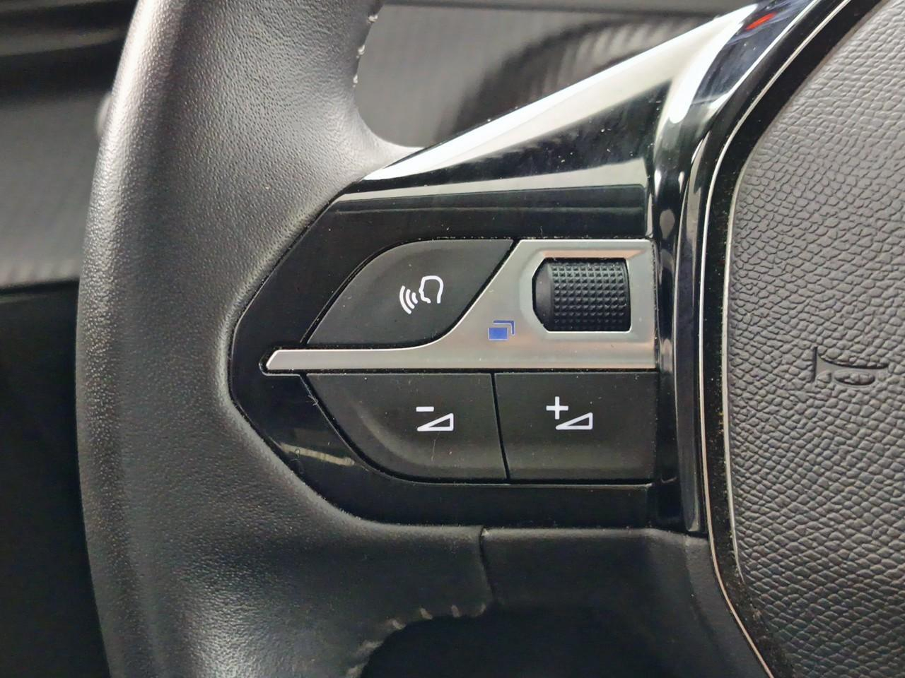 Peugeot 208 puretech 100 s&s bvm6 style — photo 17
