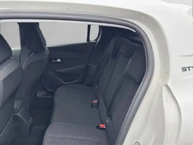 Peugeot 208 electrique 50 kwh 136ch — photo 12