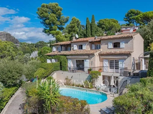 Maison 6 pièces 280 m²