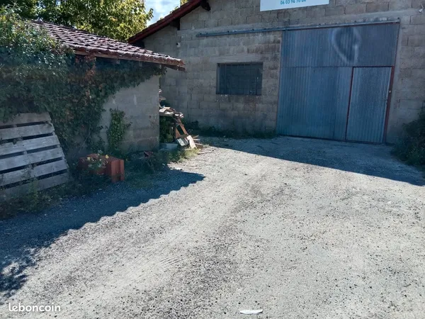 Loué entrepôt
