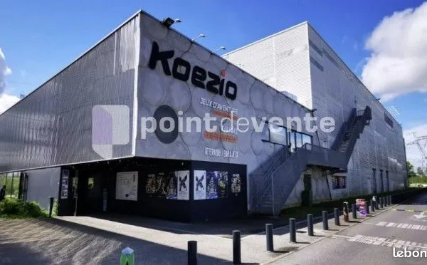 Local commercial 260 m²