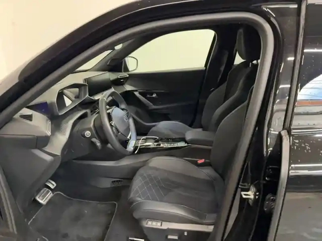 Peugeot 2008 electrique 50 kwh 136 ch — photo 7