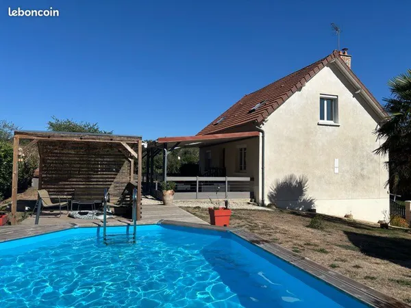 Maison de famille avec dépendances