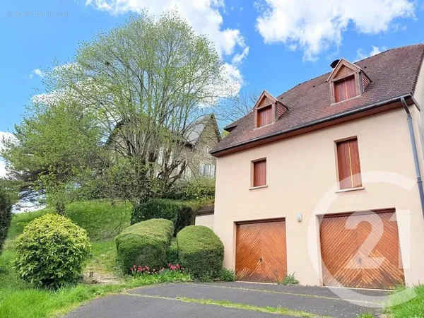 Maison 6 pièces 126 m² à vendre à Aurillac (15000)