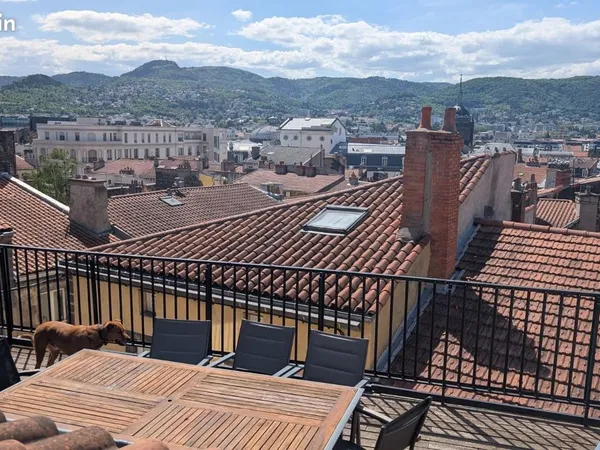 Appartement en duplex 5 chambres, climatisé, avec terrasse vue panoramique