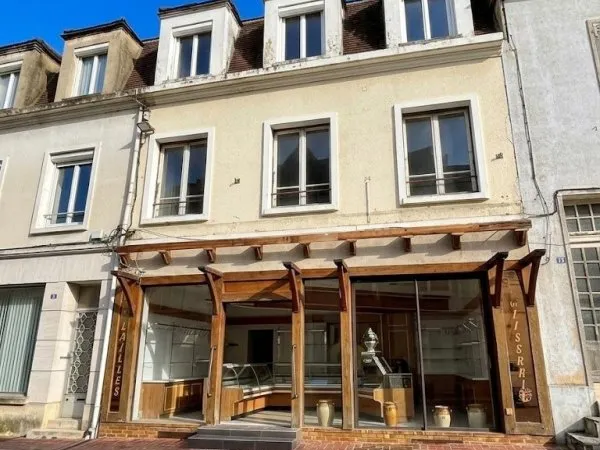 Bâtiment 200 m²