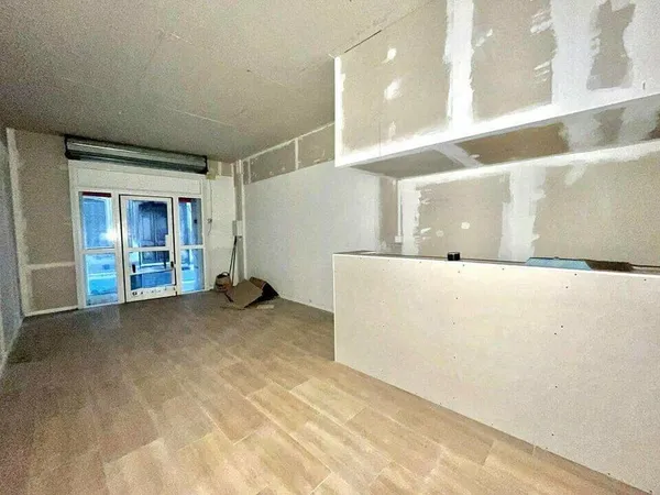 Local commercial 104 m²