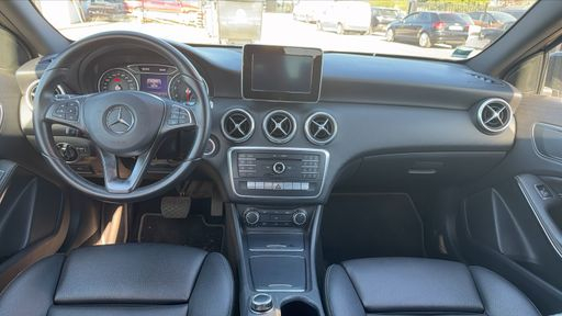 Mercedes Classe A 220 184 4Matic 7G-DCT - Whiteart Edition – 2016 – 93775 km – Essence – Boîte Automatique — photo 47