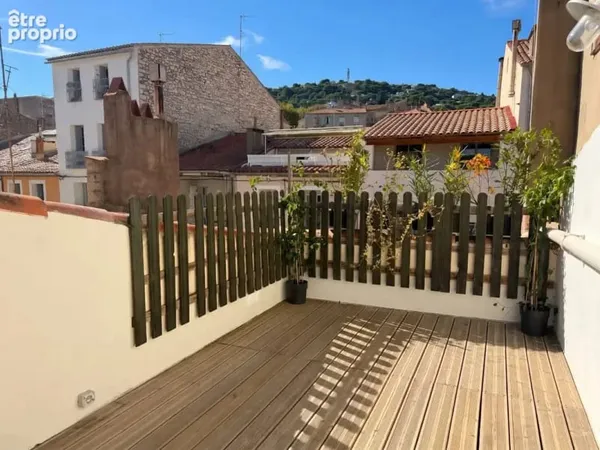 Appartement T3 avec terrasse de 15 m² et vue dégagée et Mont Saint Clair