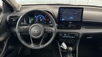 Toyota Yaris 116h Design 5p MY22 — photo 11