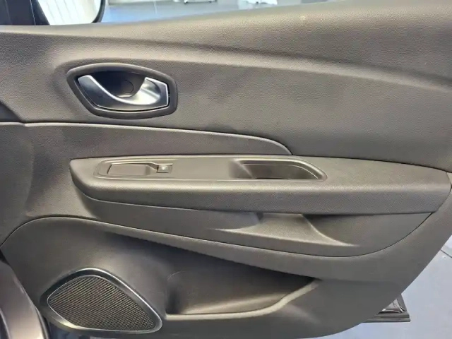 Renault Captur dci 90 — photo 31