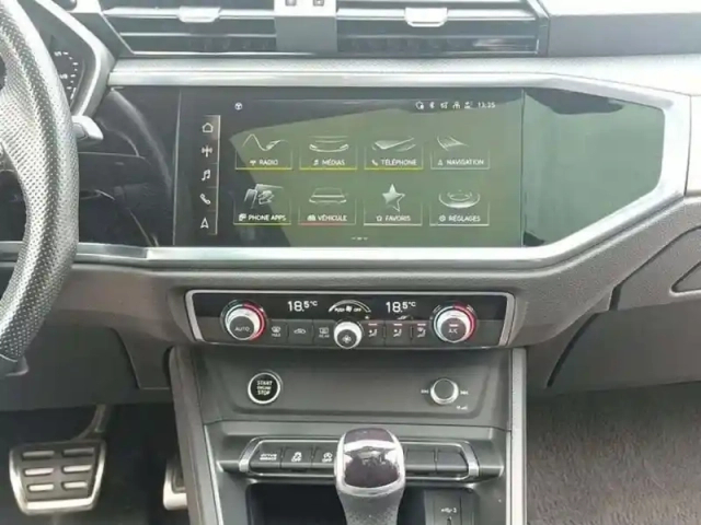 Audi Q3 35 tdi 150 ch s tronic 7 s line — photo 10