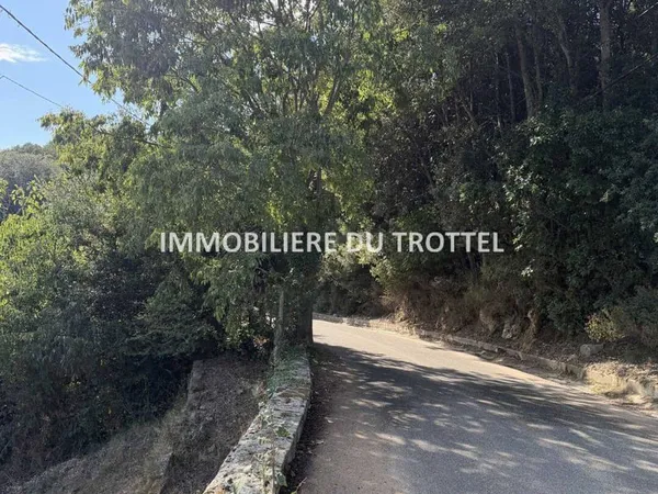 Terrain 1739 m²