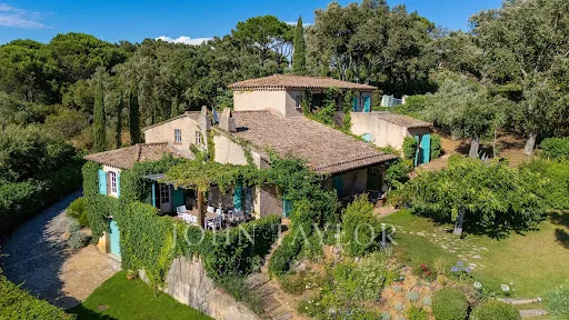 Propriété 10 pièces 200 m²