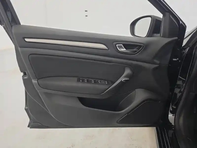 Renault Megane iv estate blue dci 115 edc — photo 58