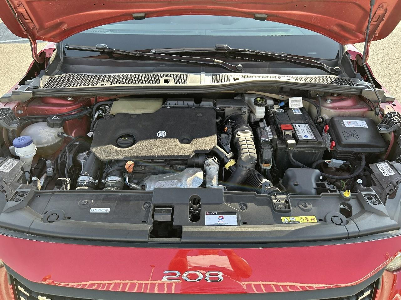 Peugeot 208 1.5 bluehdi 100ch s&s allure pack — photo 12