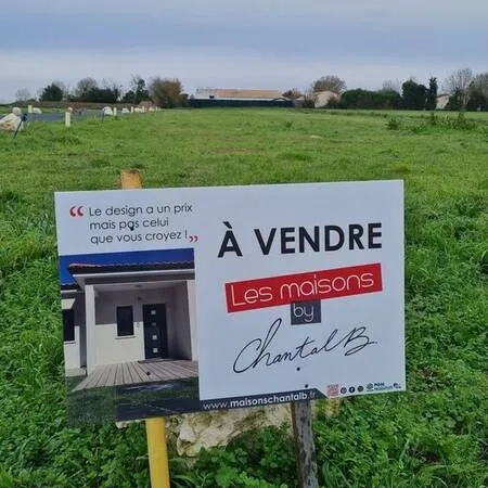 Terrain à bâtir de 441 m² à VILLEDOUX (17)