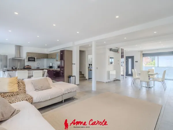 Maison de luxe 6 pièces 160 m²