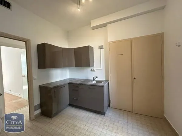 Location / Local Commercial